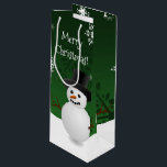 Sacola Para Vinho Green Snowman Winter Scene Christmas Wine Gift Bag<br><div class="desc">Dão aos amigos e à família uma garrafa de vinho fina nesta época de Natal com um Snowman Green Snowman Winter Scene Wine Gift Bag. Gift Bag design apresenta um feliz boneco de neve em uma cena de neve contra um fundo verde adornado com flocos de neve de cor correspondente....</div>