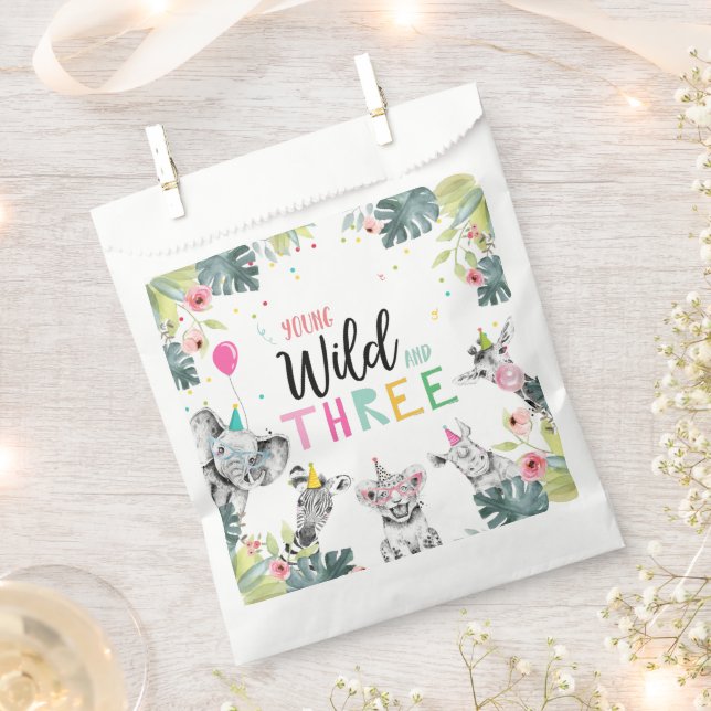 Sacolinha Animais de festa Safari Girl Young Wild and Three (Cortado)