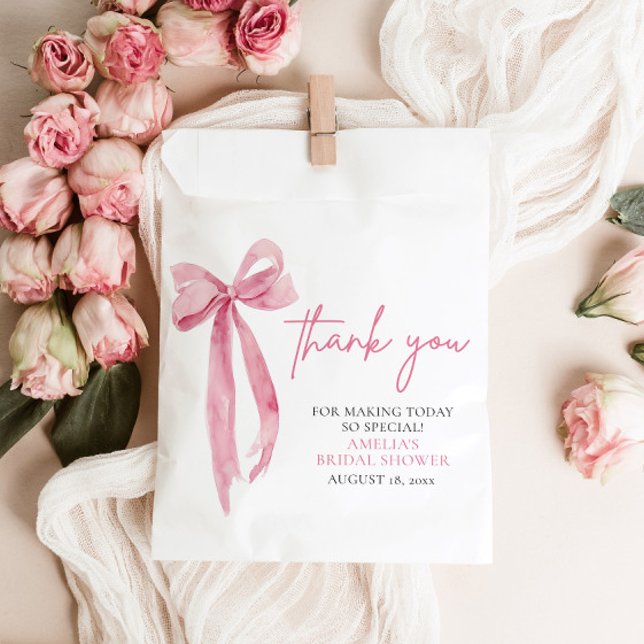 Sacolinha Arco Rosa Choque Ela Está Casando Chuveiro de Noiv (Criador carregado)