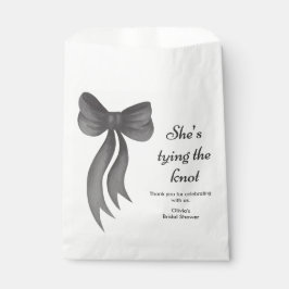 Sacolinha Black Bow She's Tying the Knot Bridal Shower 