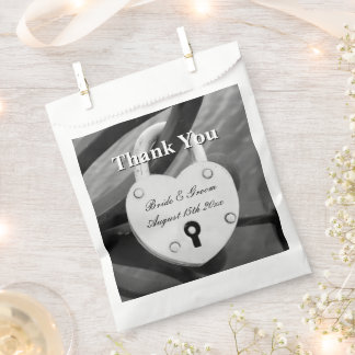 Sacolinha Bloqueio de amor em forma de coração com casamento