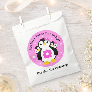 Sacolinha Bonita Feliz Aniversário Rapariga Pinguins Flores