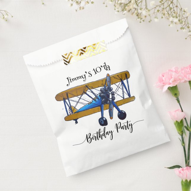 Sacolinha Boys birthday party with blue and yellow biplane (Selado)