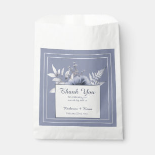 Sacolinha Casamento Azul com Derrame Floral Elegante