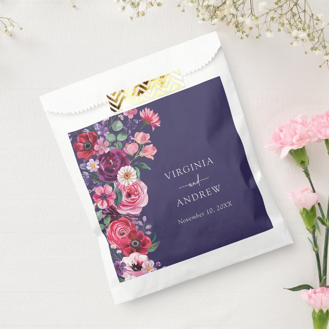 Sacolinha Casamento Floral Azul Marinho Temperamental (Moody Navy Blue Floral Wedding Favor Bag by Painted Paperie
)