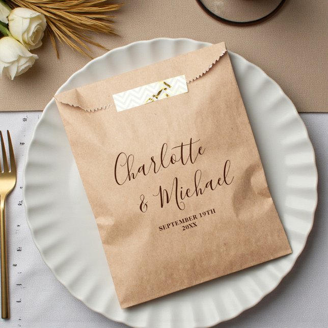 Sacolinha Casamento Minimalista com Letra Marrom Boho (Criador carregado)