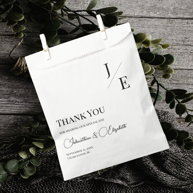 Sacolinha Casamento Monograma Minimalista | Branca (Minimalist Monogram Wedding Favor Bags)