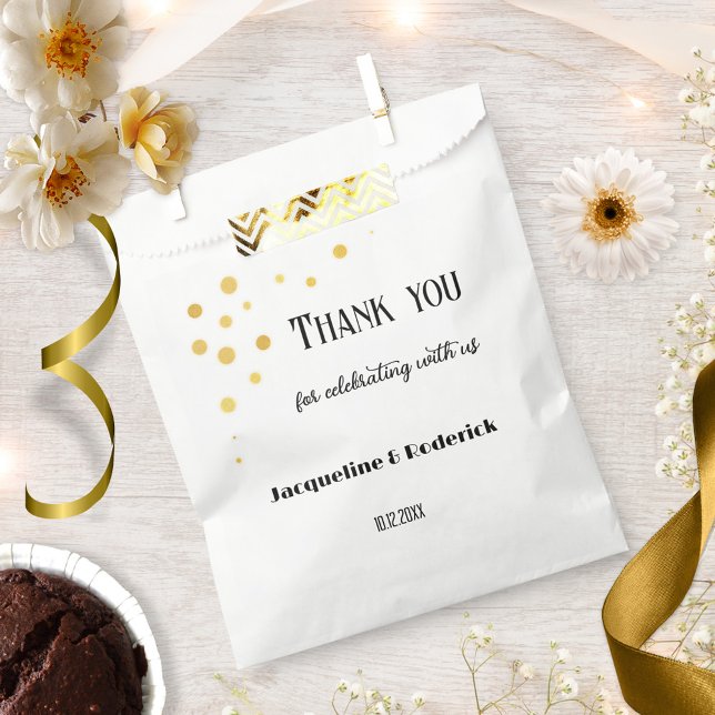 Sacolinha Casamento Personalizado de Confetti Dourado Espuma (Wedding favor gift bag featuring a minimalist elegant gold sparkle confetti design.)