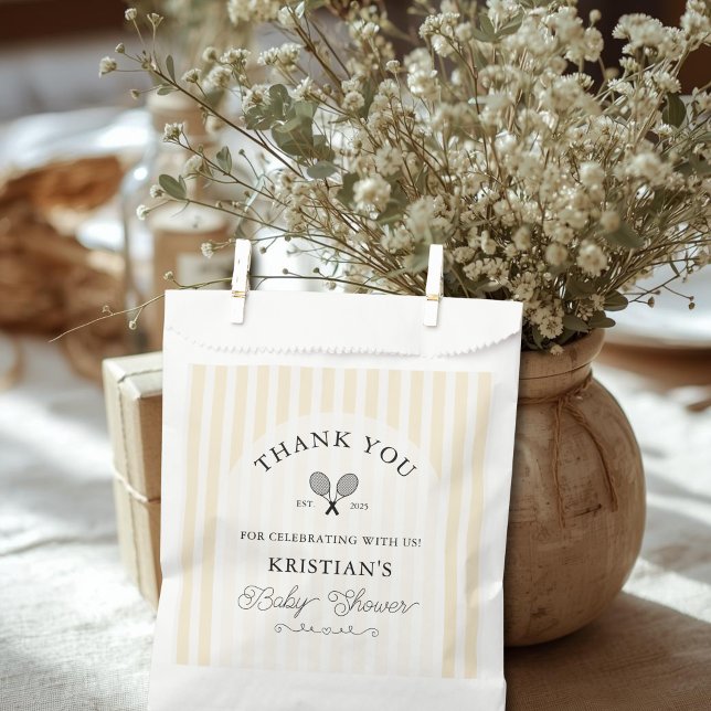 Sacolinha Chá de fraldas Tênis Amarelo de pré-disquete Obrig (elegant yellow and white striped tennis theme baby shower favor bags for thank you gifts goodie bags)