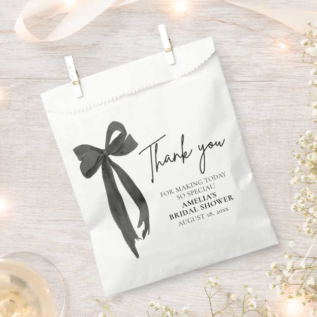 Sacolinha Chá de Panela da Black Bow She's Tying the Knot (Cortado)