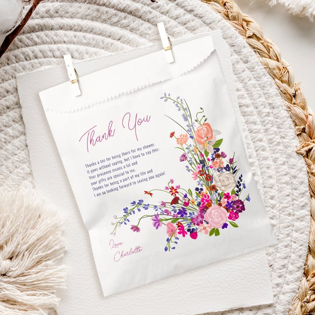 Sacolinha Chá de panela de script de flores quentes modernas (Modern chic wild flowers script bridal shower favor bag)