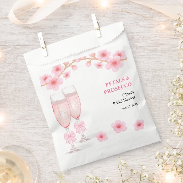 Sacolinha Chuva de Pétalas e Prosecco para Chá de Noiva com  (Cortado)