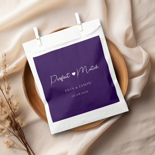 Sacolinha Combinação Perfeita! Roxo, Elegante, Simples (Perfect Match! Elegant, Simpel, Heart, Wedding Favor Bag with your name and date.)