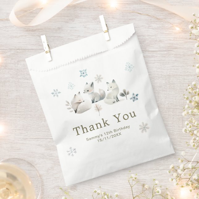 Sacolinha Cute Winter Arctic Wolf Birthday Party (Cortado)