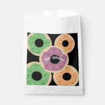 Donuts Cobertos com Glacê de Halloween com Confeit