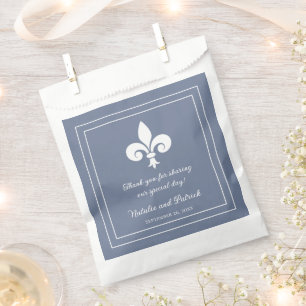 Sacolinha Dusty Blue Fleur de Lis Wedding Bolsas Favorecidas