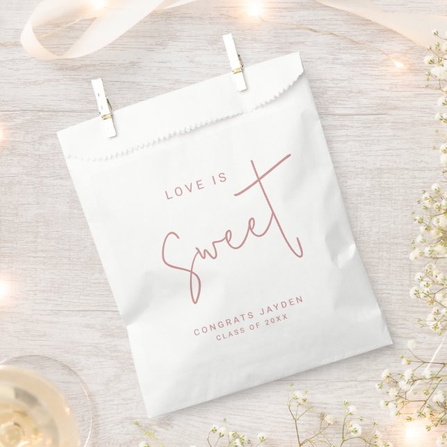 Sacolinha Dusty Pink Modern Script Love is Sweet Graduation (Cortado)