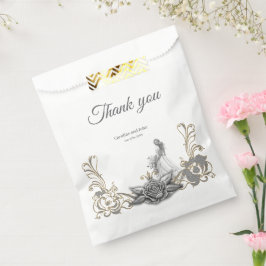 Sacolinha Elegância em prata e preto.