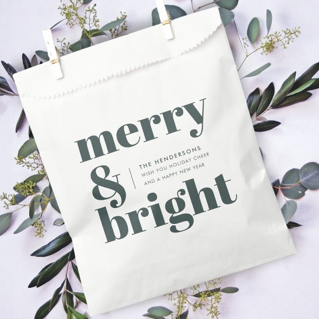 Sacolinha Feliz e Brilho | Natal Verde da Floresta Na moda (Modern retro Merry & Bright favor bag by Guava – fun, festive, and fully customizable!)