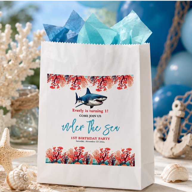 Sacolinha Festa de 1º Aniversário Debaixo do Mar (Under the Sea 1st Birthday Party Favor Bag)