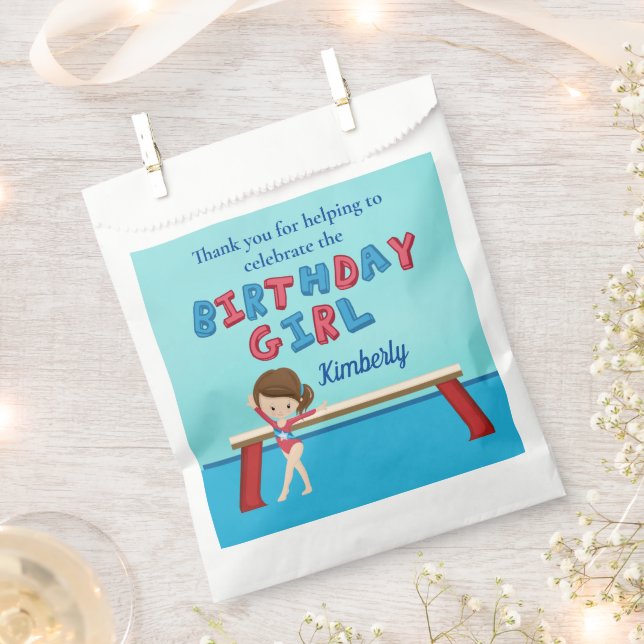 Sacolinha Festa de aniversário de ginástica de Brunette Girl (Cortado)