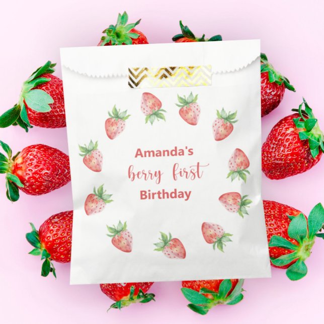 Sacolinha Festa de primeiro aniversario de morangos de aquar (Criador carregado)
