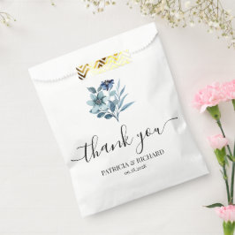 Sacolinha ilustração em aquarela rústica de buquê floral azu