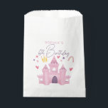 Sacolinha Meninas Cute Pink Princess Palace 6 Birthday Kids<br><div class="desc">Essa bonitinha design do Aniversário apresenta um palácio rosa com estrelas e corações, e uma coroa princesa. A bolsa fornece áreas para você adicionar um nome e uma idade em um roteiro elegante. Perfeito para o aniversário de qualquer amante da princesa caprichosa, excelente de 6 aniversário, mas totalmente personalizável para...</div>