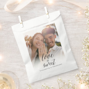 Sacolinha O Amor é Doce Caligrafia de Letreiro Foto Casament
