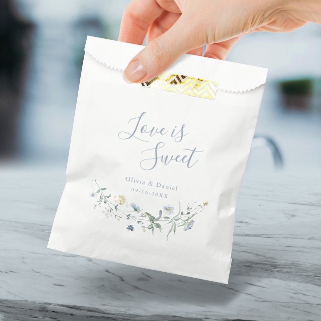 Sacolinha O amor é doce Dusty Blue Wildflower Russo Boho (Love is sweet Dusty Blue Wildflower Rustic Boho Favor Bag)