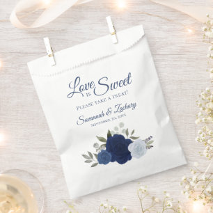 Sacolinha O amor é o doce Casamento Azul e Marinho Floral