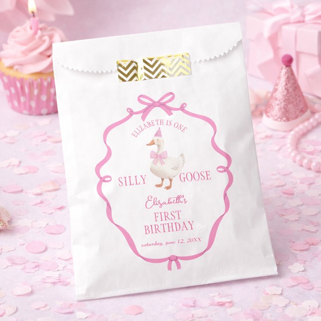 Sacolinha One Silly Goose Pink Bow First Birthday  (One Silly Goose Pink Bow First Birthday Favor Bag)