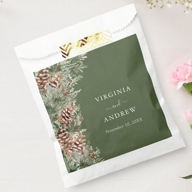 Sacolinha Pine Verde (Green Watercolor Pine Forest Favor Bag by Painted Paperie
)