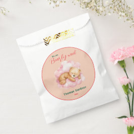 Sacolinha Podemos Esperar, Garoto, Chá de fraldas De Urso Bo