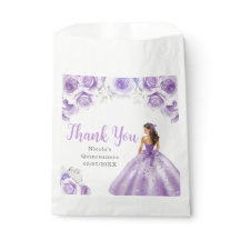 Princesa Floral em Vestido Roxo Empoeirado Quincea