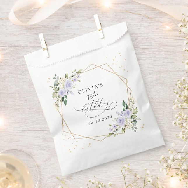 Sacolinha Purple Flowers, White Flowers, Greenery, Birthday (Cortado)