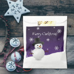 Sacolinha Purple Snowman Winter Scenery Christmas Favor Bols<br><div class="desc">O pacote dá presentes neste feriado com um Púrpura Snowman Winter Scenery para o Natal Bag. O design de bolsa de favores apresenta um boneco de neve feliz em uma cena de neve contra um fundo roxo adornado com flocos de neve de cor correspondente. Itens adicionais de presentes e feriados...</div>