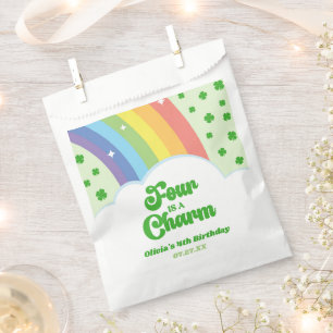 Sacolinha Quatro é um Charm Rainbow 4º aniversário
