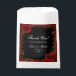 Sacolinha Rosas vermelhas de Gótico Elegante<br><div class="desc">Estas bolsas de papel personalizadas são o toque perfeito para o seu casamento ou favoritos para festas! As bolsas são do tamanho perfeito para doces, biscoitos, pipocas, velas, sabão, arroz ou confete para os hóspedes jogarem, ou pequenos presentes. Use no seu buffet de doces de casamento, janto de festa de...</div>