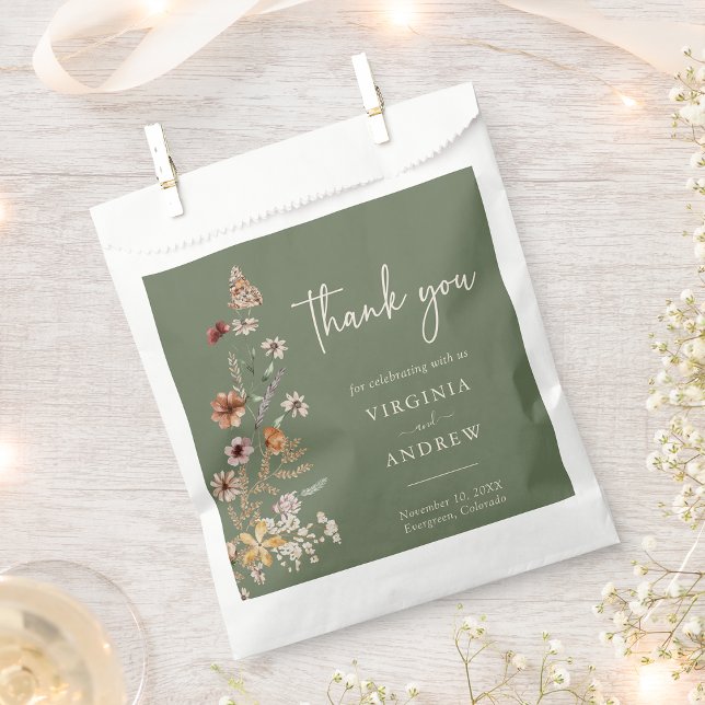 Sacolinha Saco de Favor de Casamento Floral Verde (Boho Sage Green Floral Wedding Favor Bag with Butterfly by Painted Paperie
)