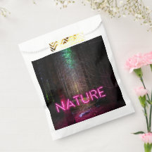 Sinal magenta da natureza neon-magenta da floresta
