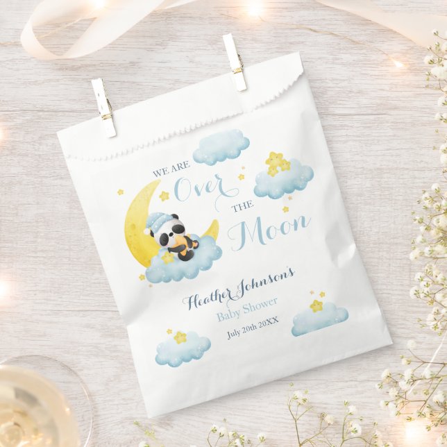 Sacolinha Sobre O Chá de fraldas Do Rapaz Da Lua Panda (Cortado)