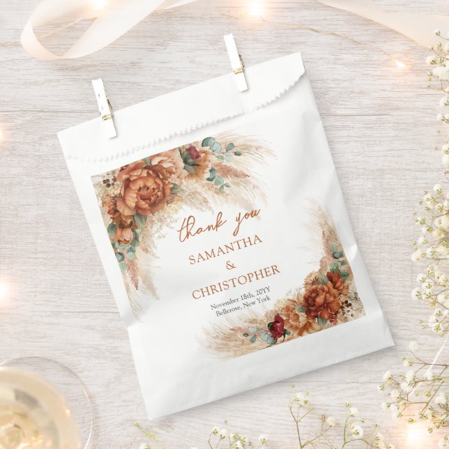 Sacolinha Terracotta burgundy eucalipto e erva-pampas (Cortado)