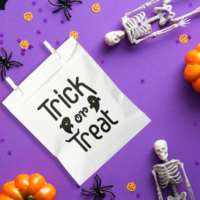 Sacolinha Trick ou trata fantasmas negros do Halloween (Trick or Treat Halloween Black ghosts Favor Bag)