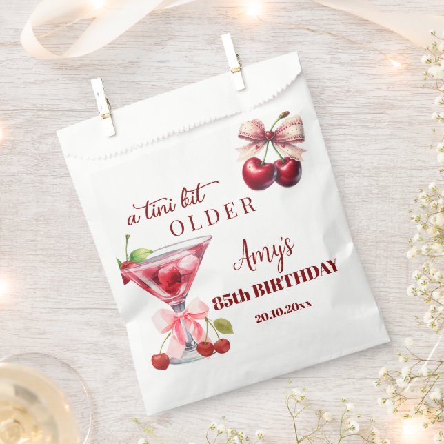 Sacolinha Um Chic A Tini Bit Mais Velho Martini de Cereja de (Cortado)