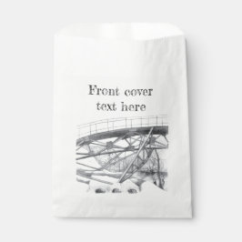 Sacolinha Uma ponte antiga. desenho do lápis.