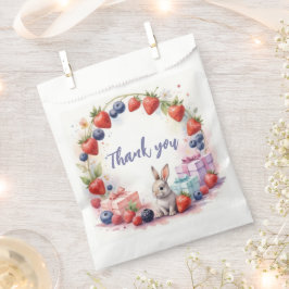 Sacolinha Watercolor Berry First Birthday Bunny and Gifts