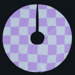 Saia Para Árvore De Natal De Poliéster Azul suave e Lavanda verificados<br><div class="desc">Um delicado padrão controlado em tons sutis de Azul Pó e Névoa Lavanda — a essência da elegância pastel. Luz e harmoniosa, irradia calma e frescura, fazer-a perfeita para têxteis de viveiro, decoração de quarto, artigos de papelaria sonhável ou coleções pastéis minimalistas. Esta design amorosa e romântica encanta fãs de...</div>