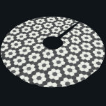 Saia Para Árvore De Natal De Poliéster Azulejo de Hexágono Geométrico Retro Preto e Branc<br><div class="desc">Camisa Azulejo Geométrica do Hexágono Preto e Branco Retroativo</div>