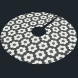 Saia Para Árvore De Natal De Poliéster Azulejo de Hexágono Geométrico Retro Preto e Branc<br><div class="desc">Camisa Azulejo Geométrica do Hexágono Preto e Branco Retroativo</div>